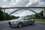 Lexus ES350 2018 года (NA)